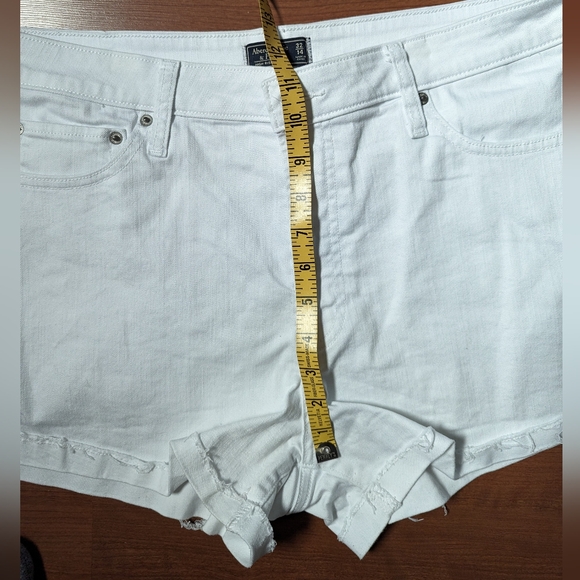 Abercrombie & Fitch High Rise Shorts - Picture 7 of 7